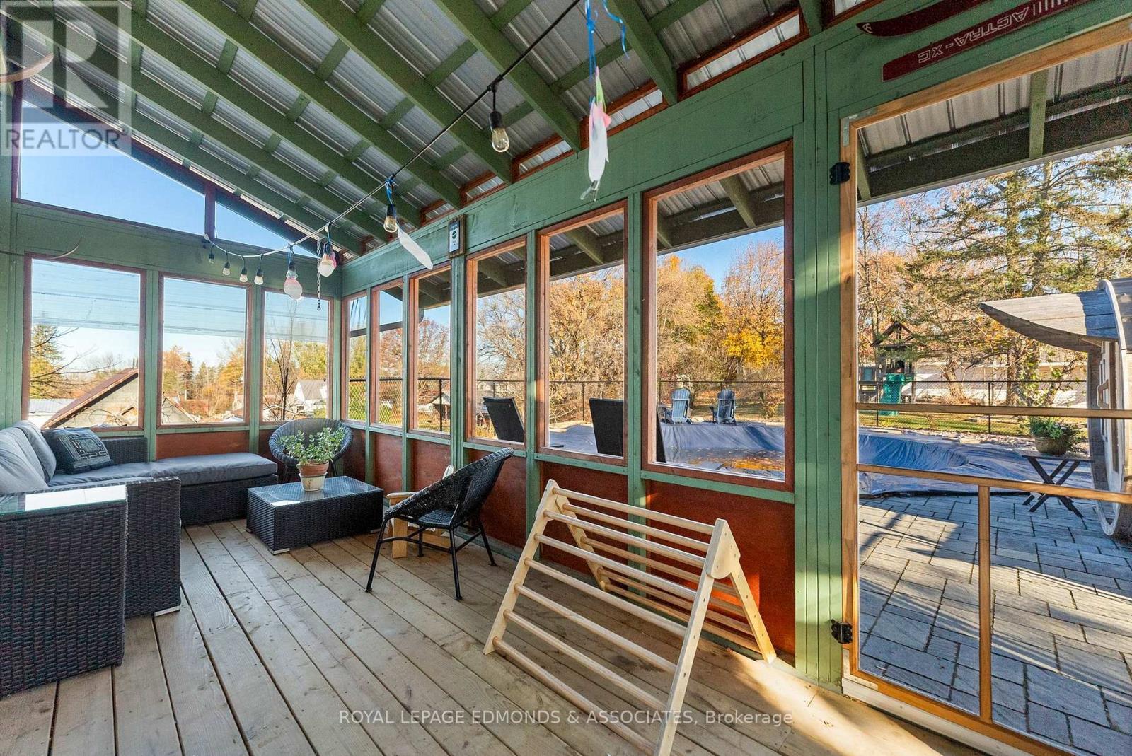 












1854 BEACHBURG ROAD

,
Whitewater Region,




Ontario
K0J1C0

