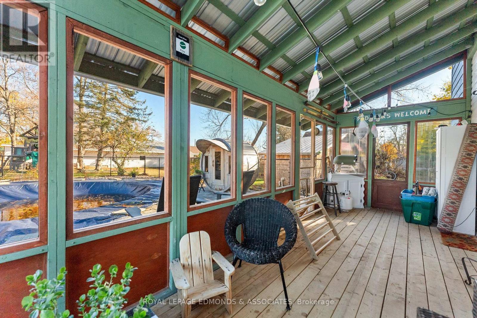 












1854 BEACHBURG ROAD

,
Whitewater Region,




Ontario
K0J1C0

