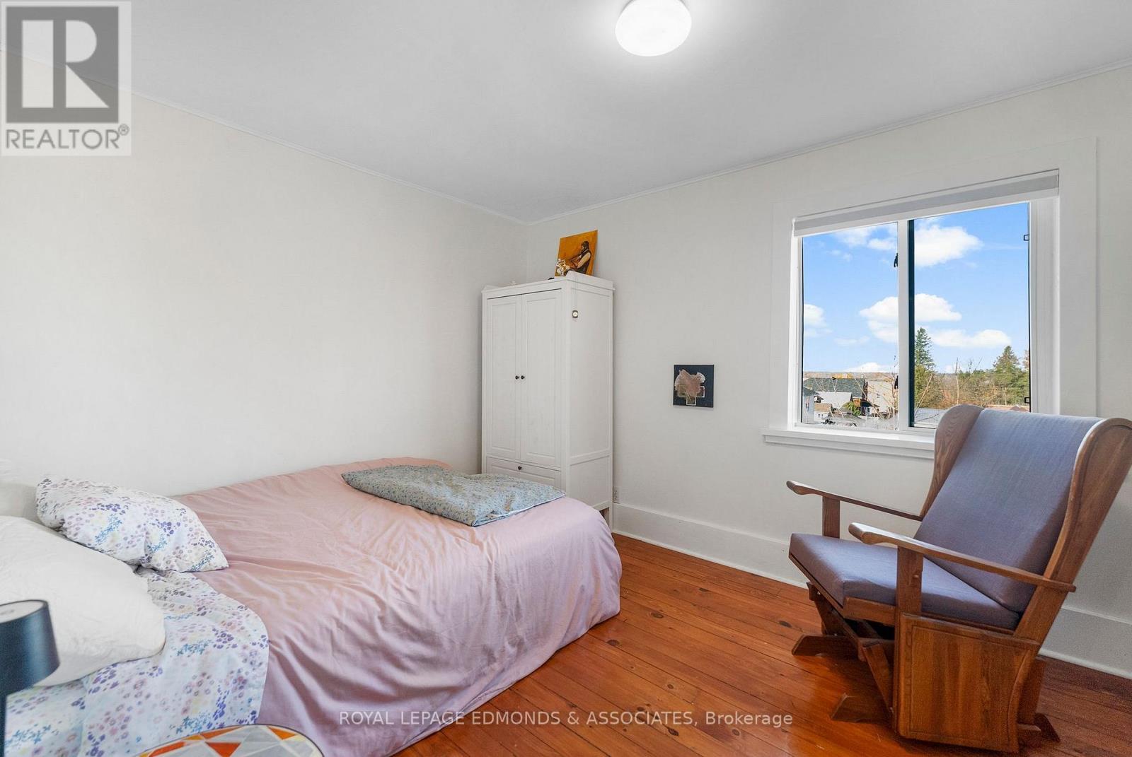 












1854 BEACHBURG ROAD

,
Whitewater Region,




Ontario
K0J1C0

