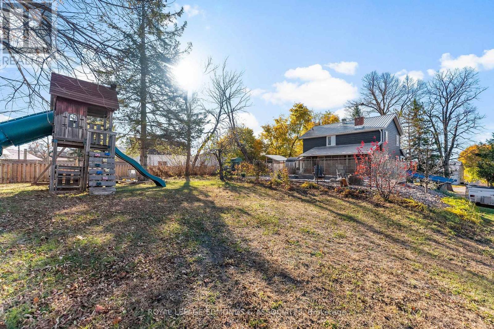 












1854 BEACHBURG ROAD

,
Whitewater Region,




Ontario
K0J1C0

