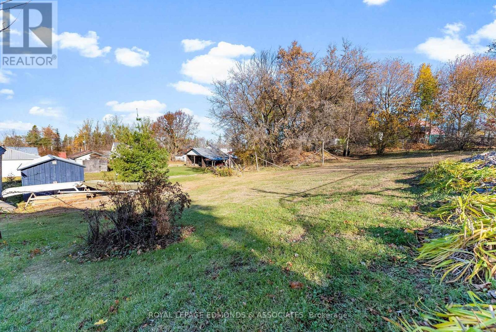 












1854 BEACHBURG ROAD

,
Whitewater Region,




Ontario
K0J1C0

