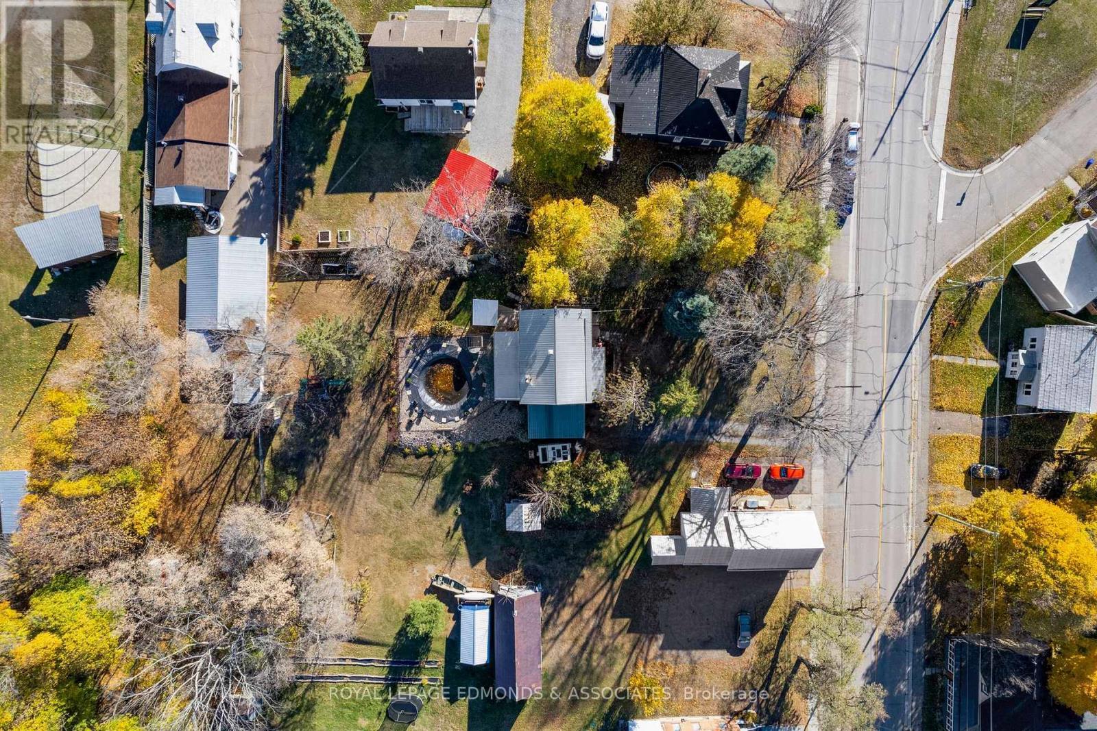 












1854 BEACHBURG ROAD

,
Whitewater Region,




Ontario
K0J1C0

