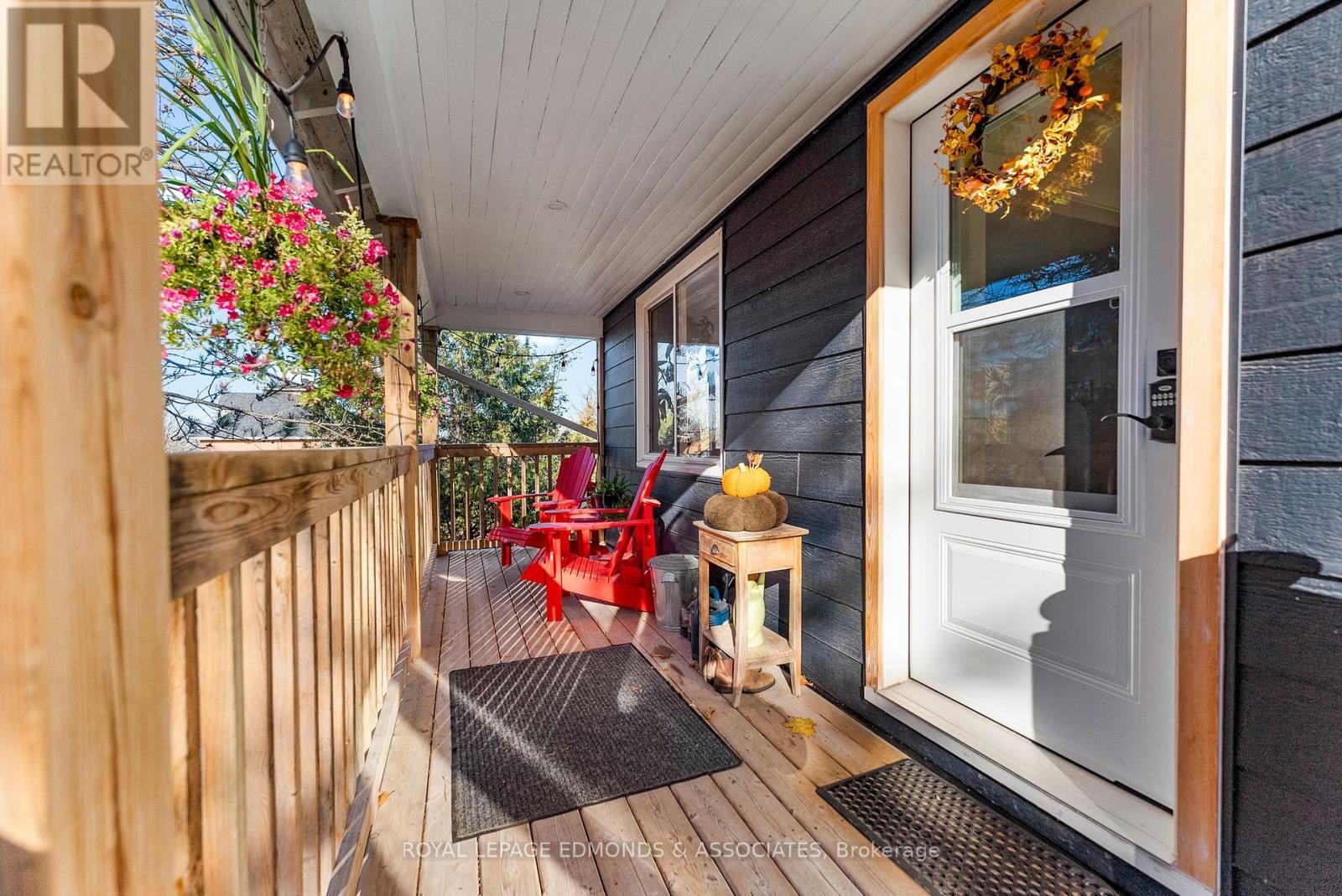 












1854 BEACHBURG ROAD

,
Whitewater Region,




Ontario
K0J1C0

