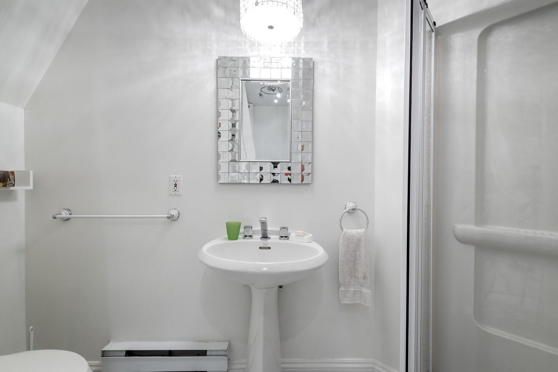 









1


Av. Sauriol

,
Laval (Laval-des-Rapides),




QC
H7N3A3

