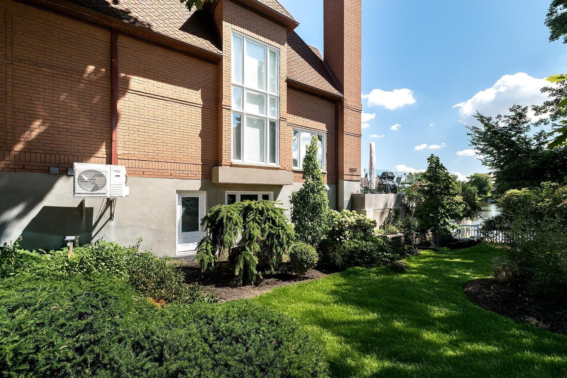 









1


Av. Sauriol

,
Laval (Laval-des-Rapides),




QC
H7N3A3

