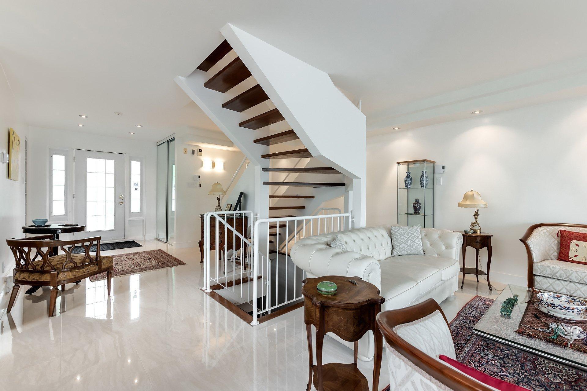 









1


Av. Sauriol

,
Laval (Laval-des-Rapides),




QC
H7N3A3

