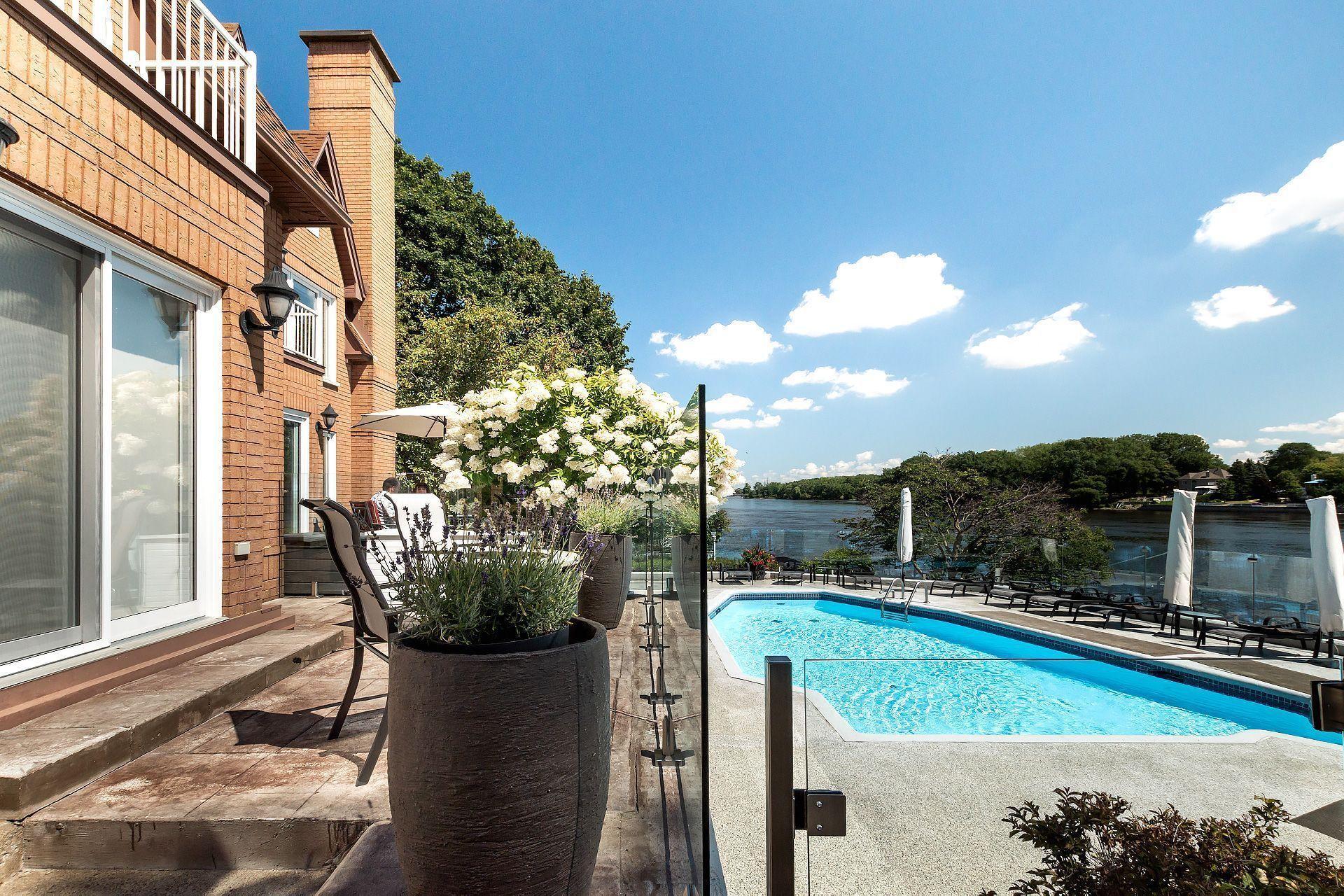 









1


Av. Sauriol

,
Laval (Laval-des-Rapides),




QC
H7N3A3

