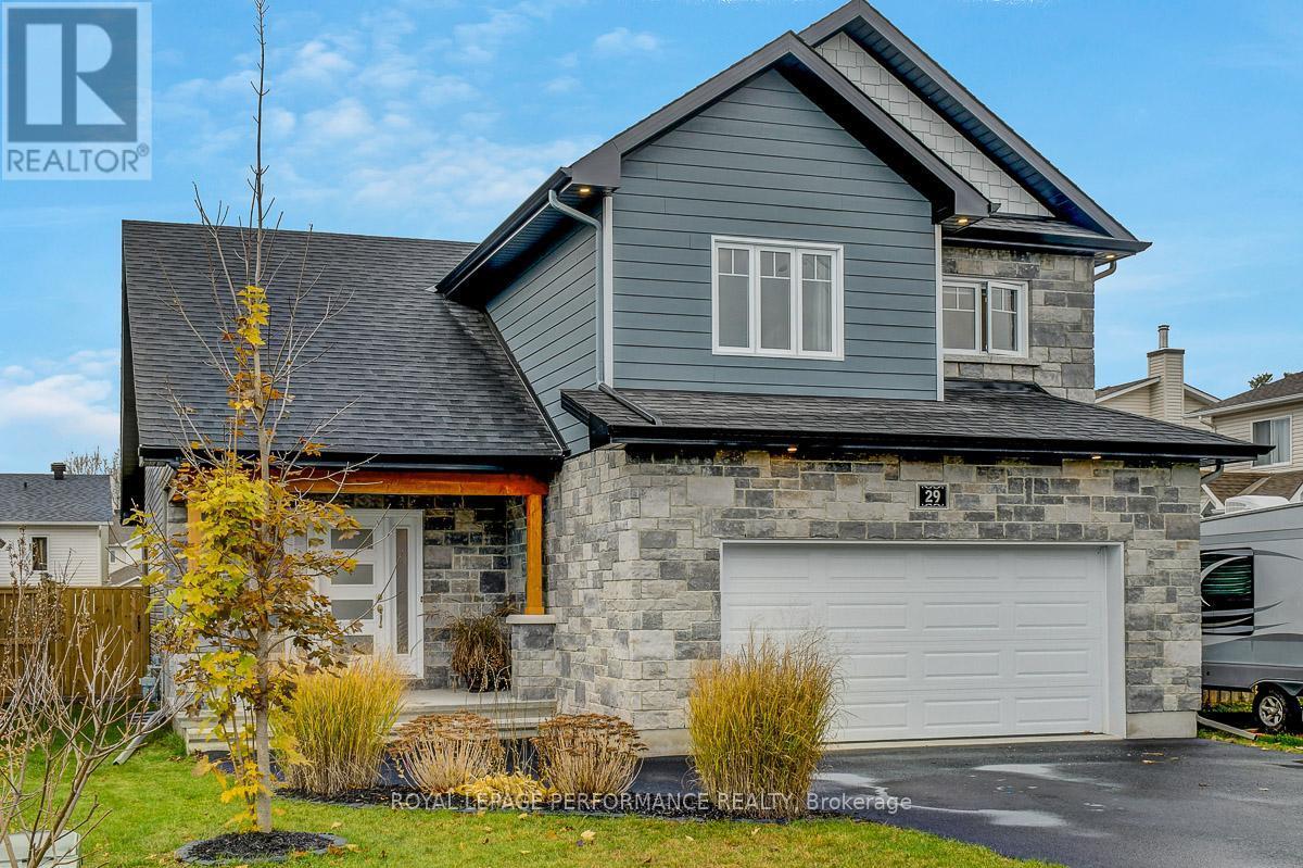 












29 MEADOWLARK STREET

,
Russell,




Ontario
K4R0B8

