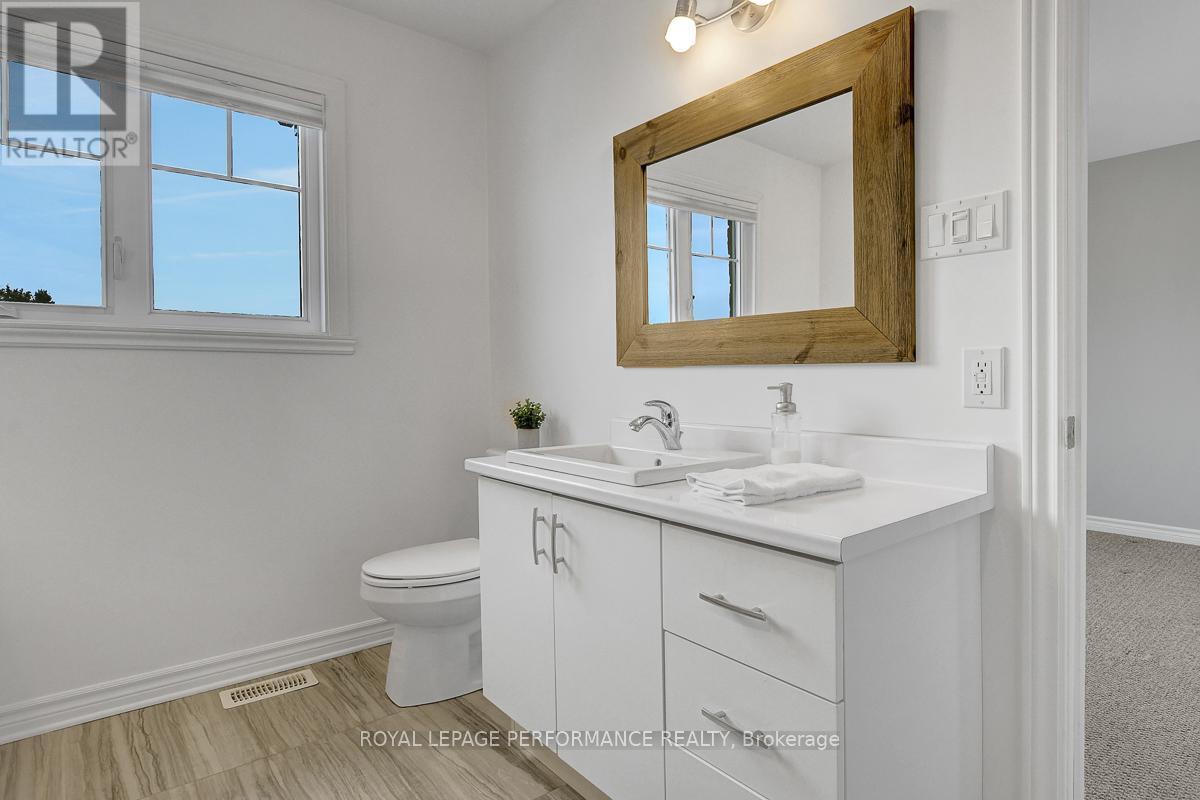 












29 MEADOWLARK STREET

,
Russell,




Ontario
K4R0B8

