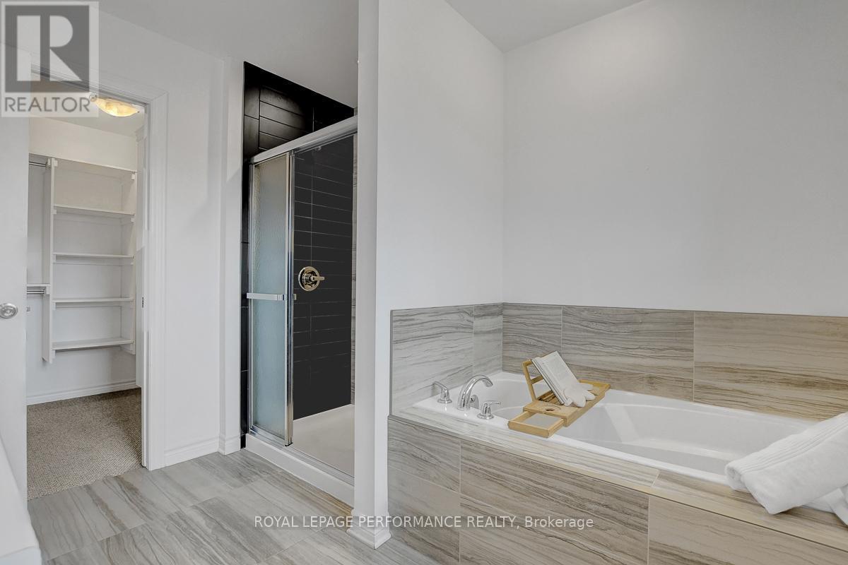 












29 MEADOWLARK STREET

,
Russell,




Ontario
K4R0B8

