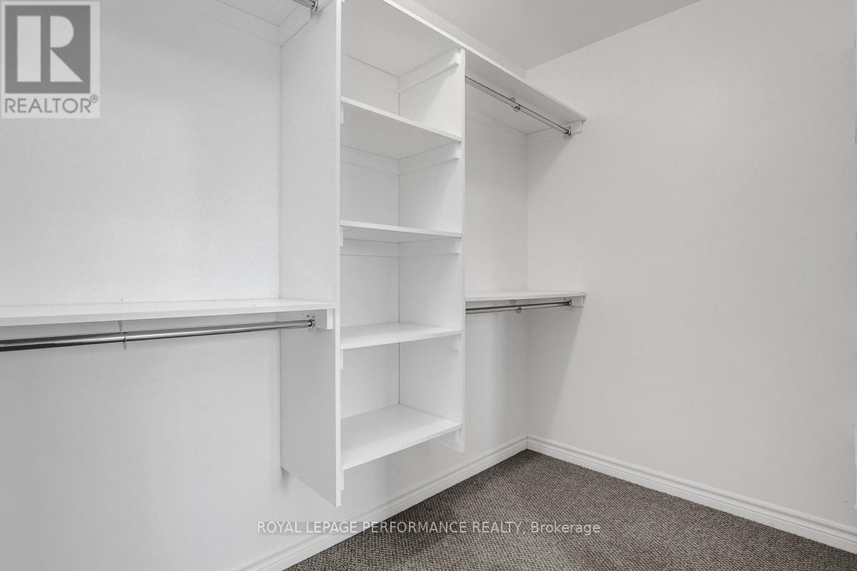 












29 MEADOWLARK STREET

,
Russell,




Ontario
K4R0B8

