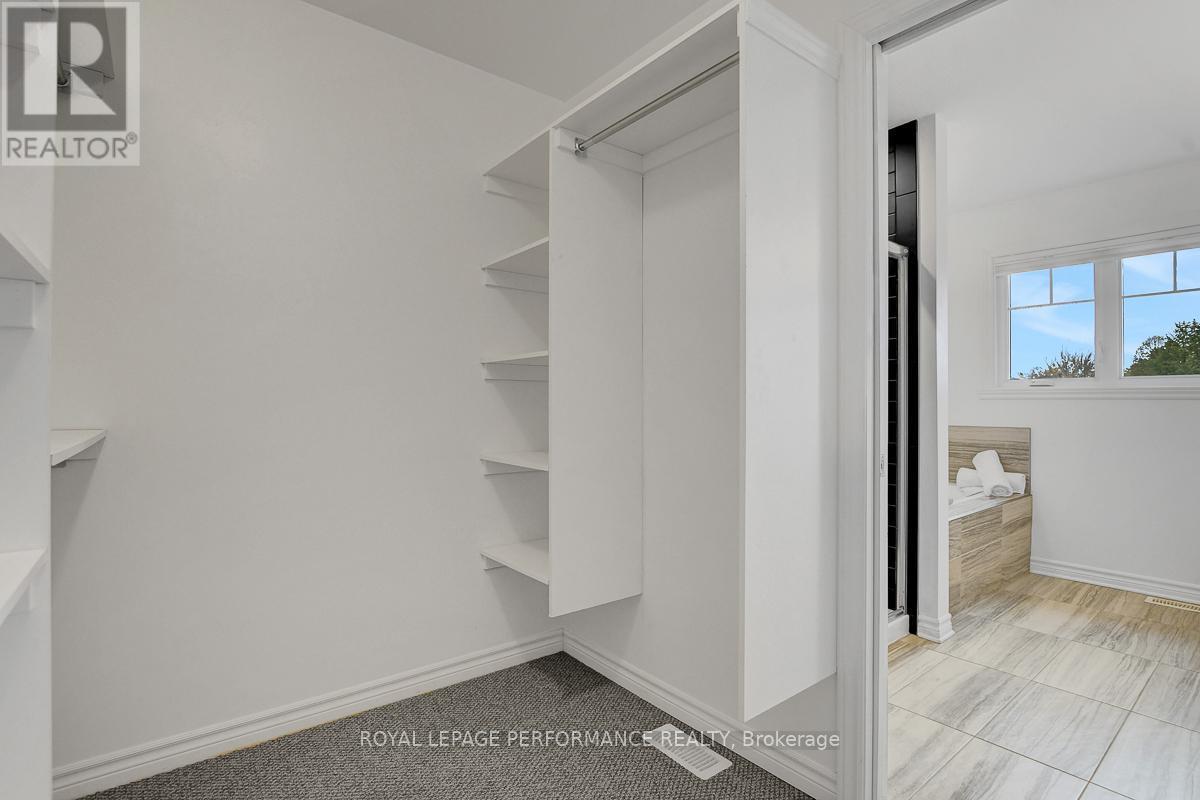 












29 MEADOWLARK STREET

,
Russell,




Ontario
K4R0B8

