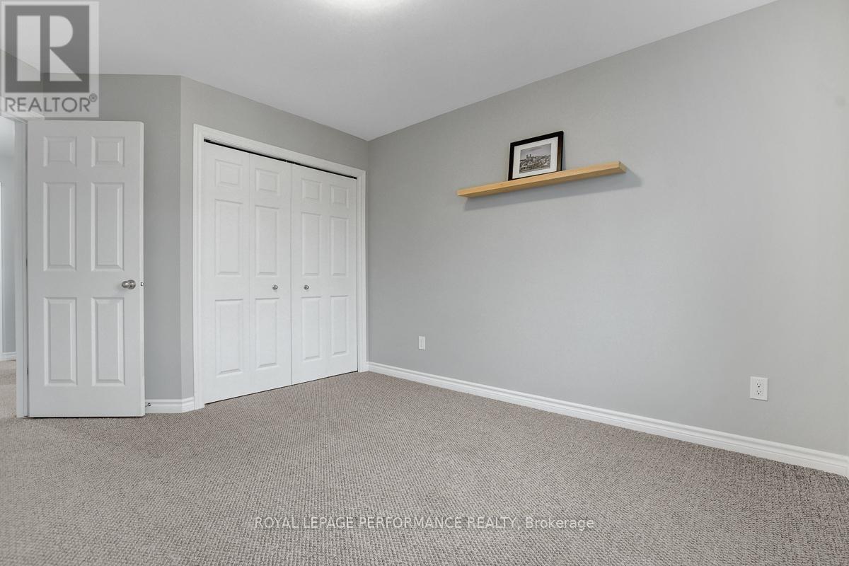 












29 MEADOWLARK STREET

,
Russell,




Ontario
K4R0B8

