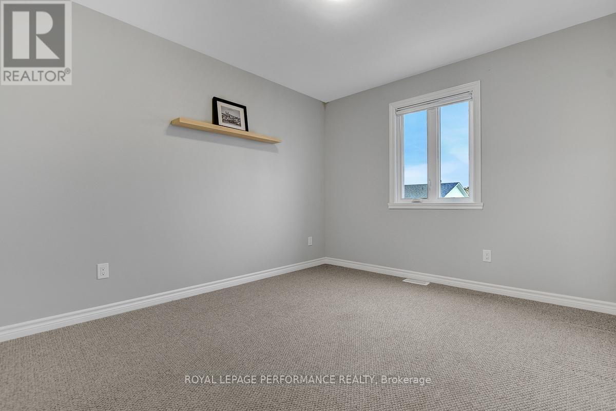 












29 MEADOWLARK STREET

,
Russell,




Ontario
K4R0B8

