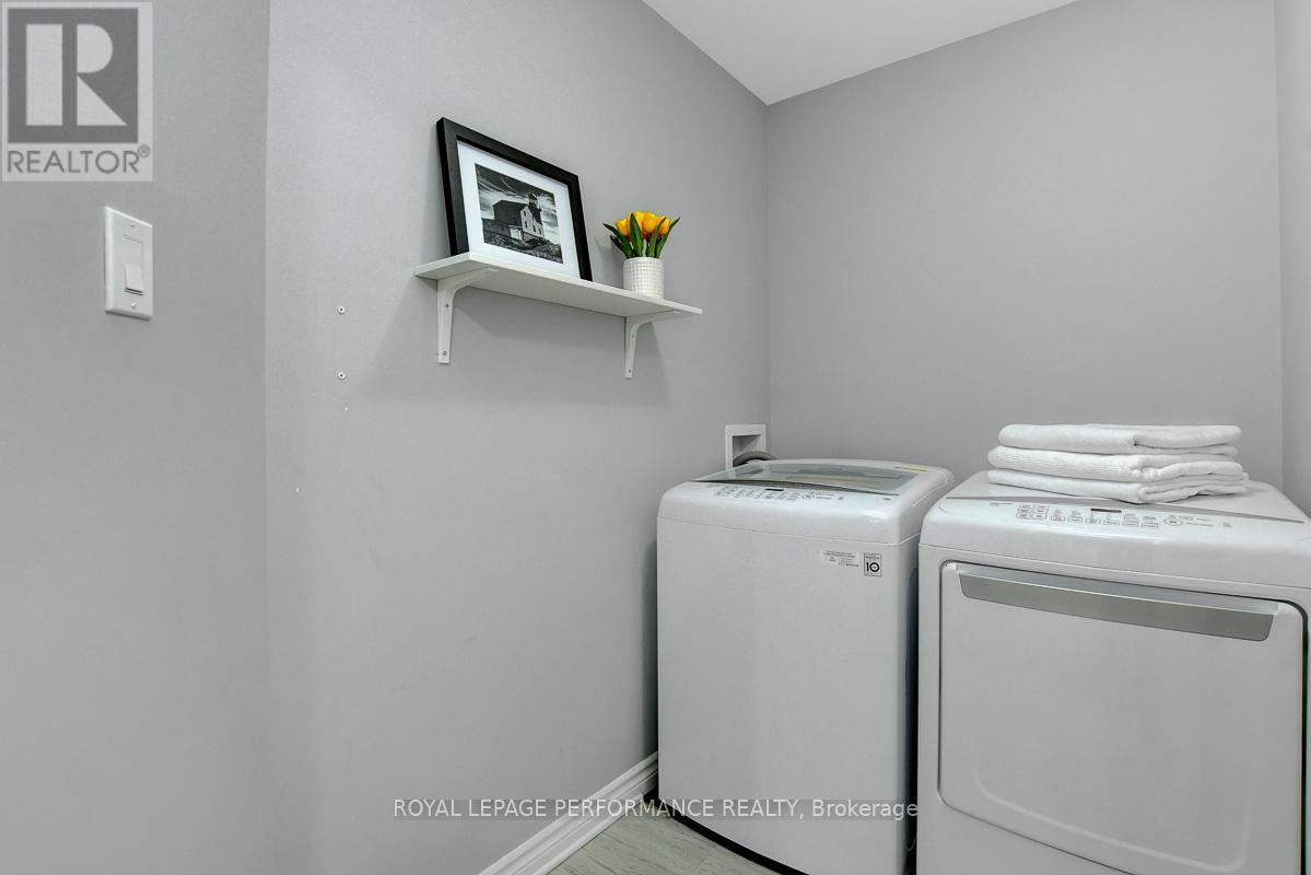 












29 MEADOWLARK STREET

,
Russell,




Ontario
K4R0B8

