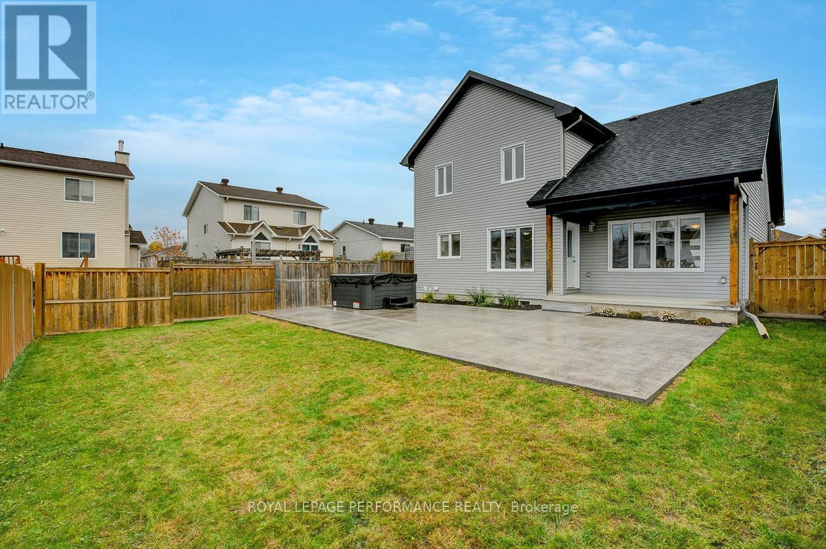 












29 MEADOWLARK STREET

,
Russell,




Ontario
K4R0B8

