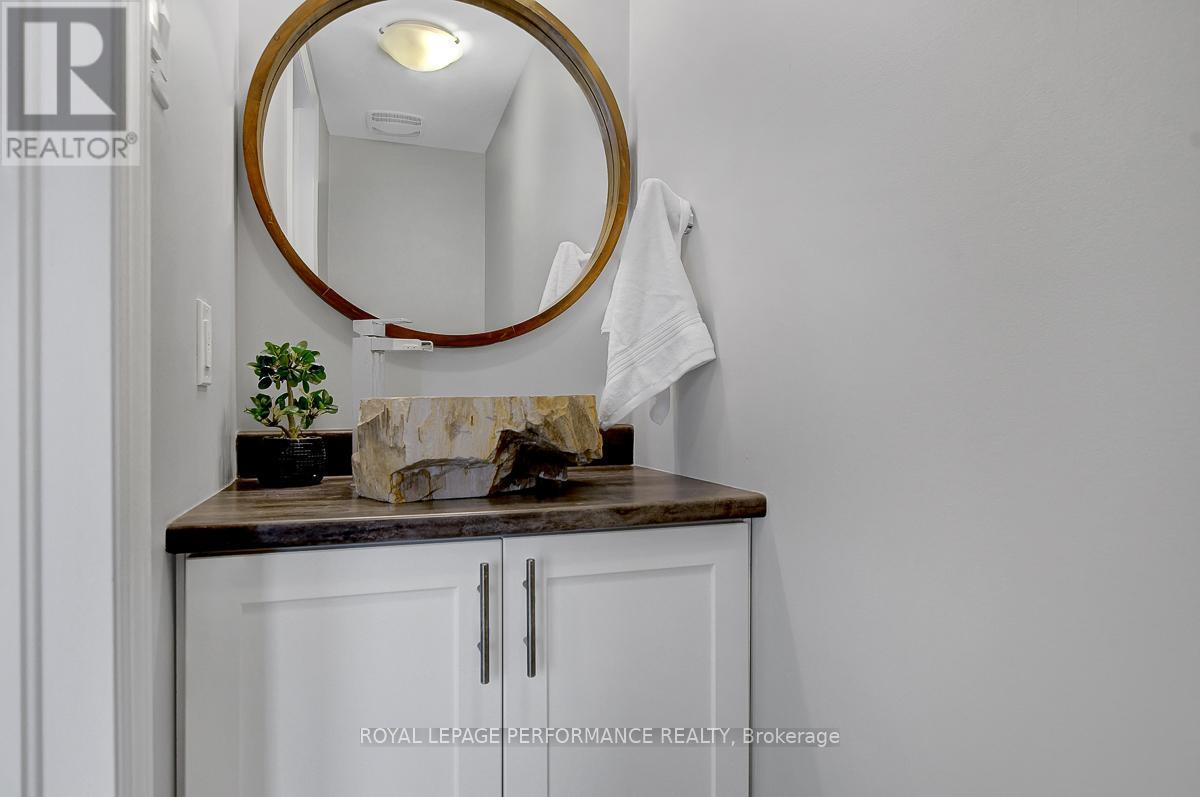 












29 MEADOWLARK STREET

,
Russell,




Ontario
K4R0B8

