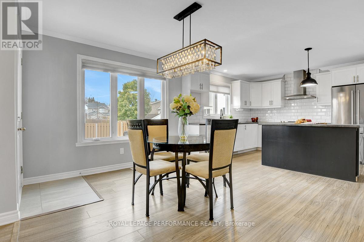 












29 MEADOWLARK STREET

,
Russell,




Ontario
K4R0B8

