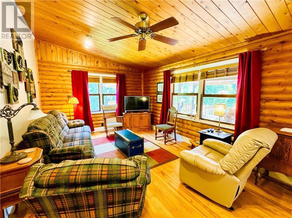 












544 Ketchankookem Trail

,
Mindemoya, Manitoulin Island,




Ontario
P0P1S0

