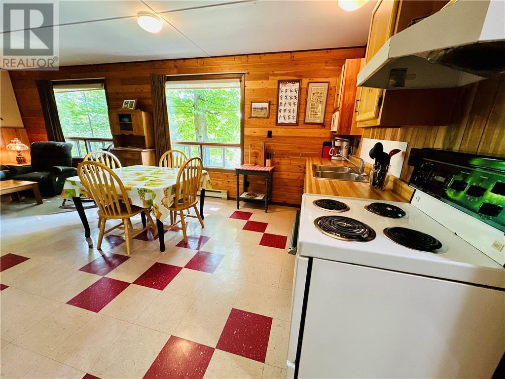 












544 Ketchankookem Trail

,
Mindemoya, Manitoulin Island,




Ontario
P0P1S0

