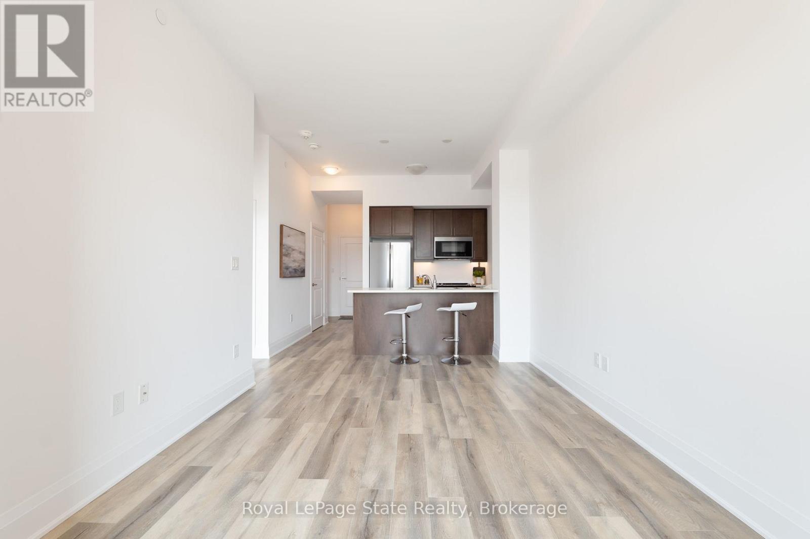 












413 - 470 DUNDAS STREET E

,
Hamilton (Waterdown),




Ontario
L8B2A6

