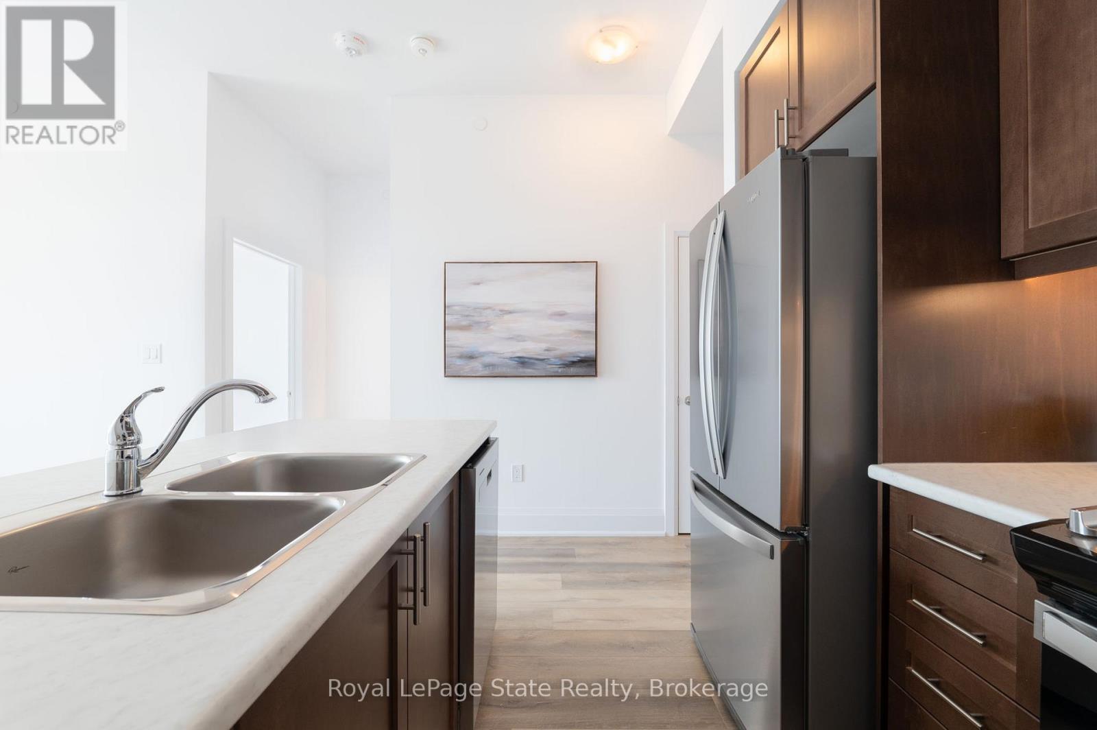 












413 - 470 DUNDAS STREET E

,
Hamilton (Waterdown),




Ontario
L8B2A6

