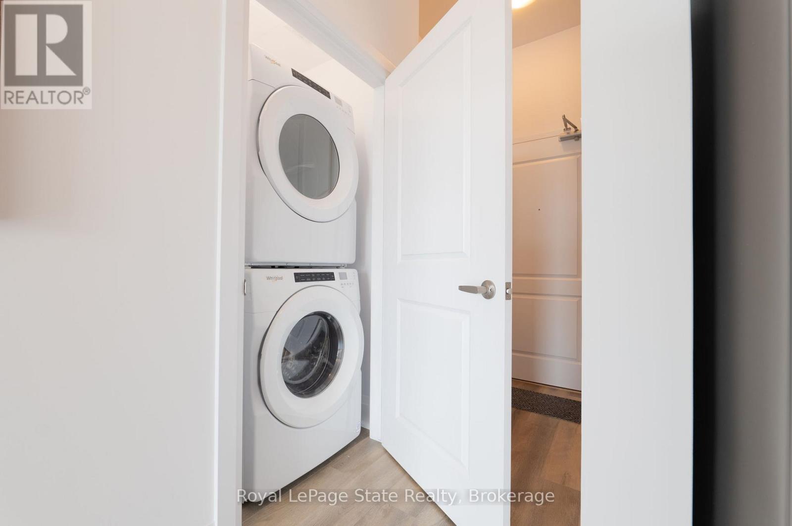 












413 - 470 DUNDAS STREET E

,
Hamilton (Waterdown),




Ontario
L8B2A6

