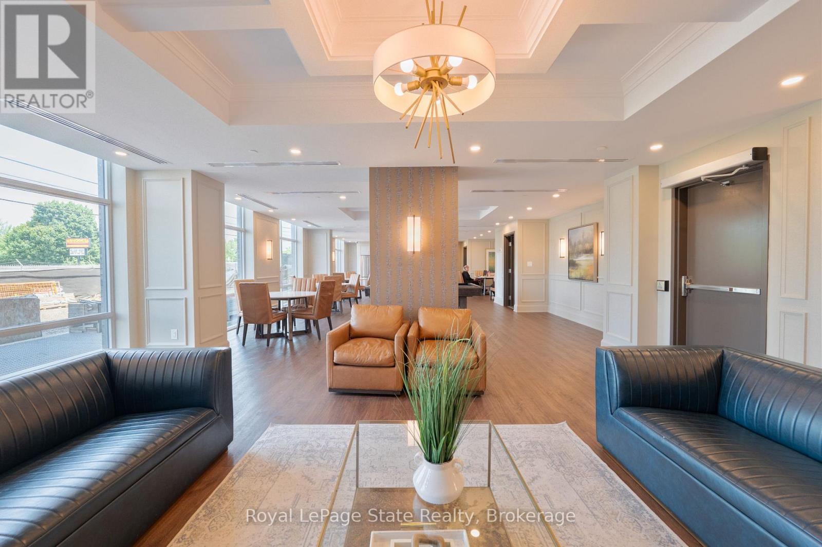 












413 - 470 DUNDAS STREET E

,
Hamilton (Waterdown),




Ontario
L8B2A6

