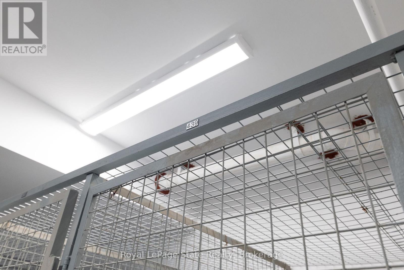 












413 - 470 DUNDAS STREET E

,
Hamilton (Waterdown),




Ontario
L8B2A6

