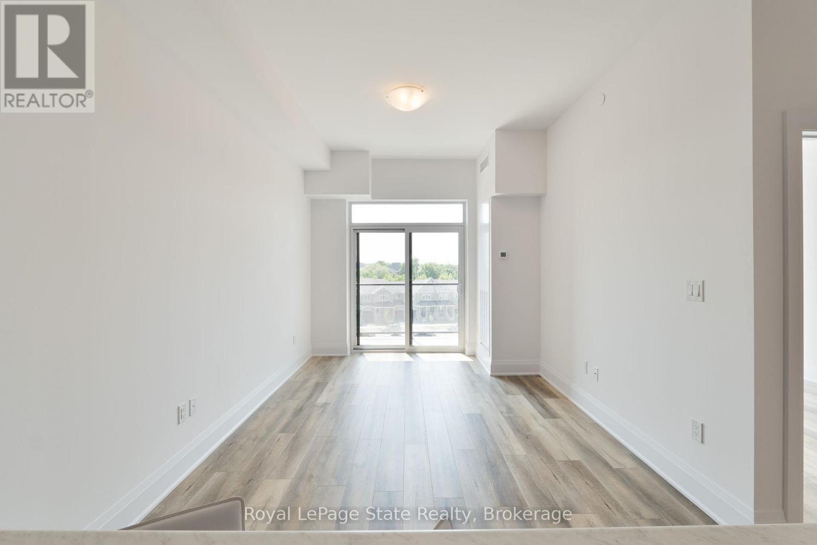 












413 - 470 DUNDAS STREET E

,
Hamilton (Waterdown),




Ontario
L8B2A6

