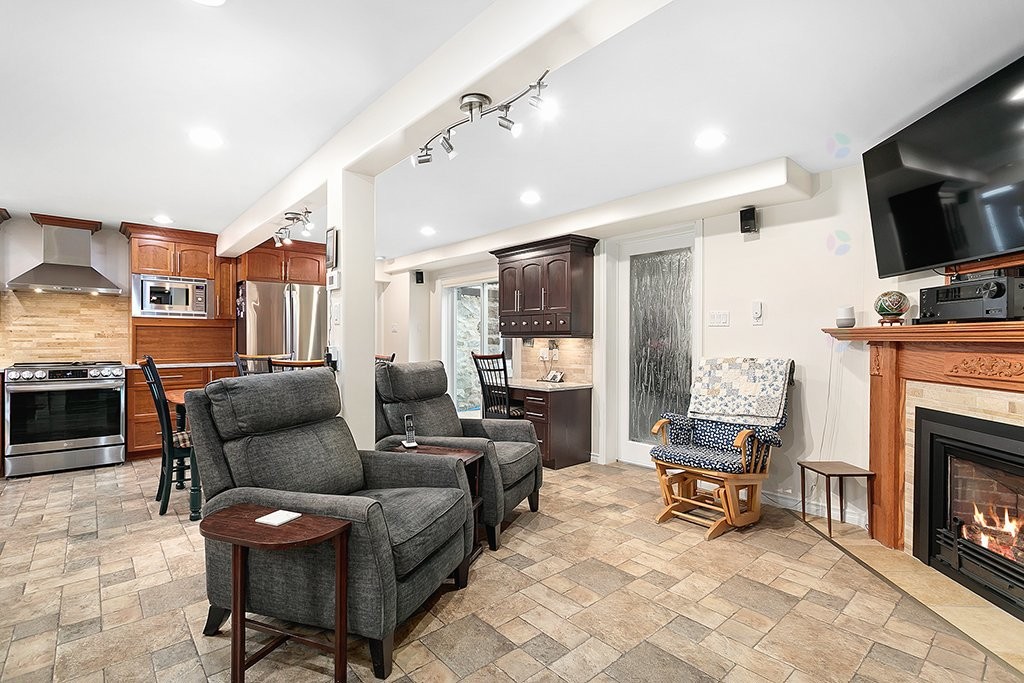 









16


Rue Mill

,
Portage-du-Fort,




QC
J0X2T0

