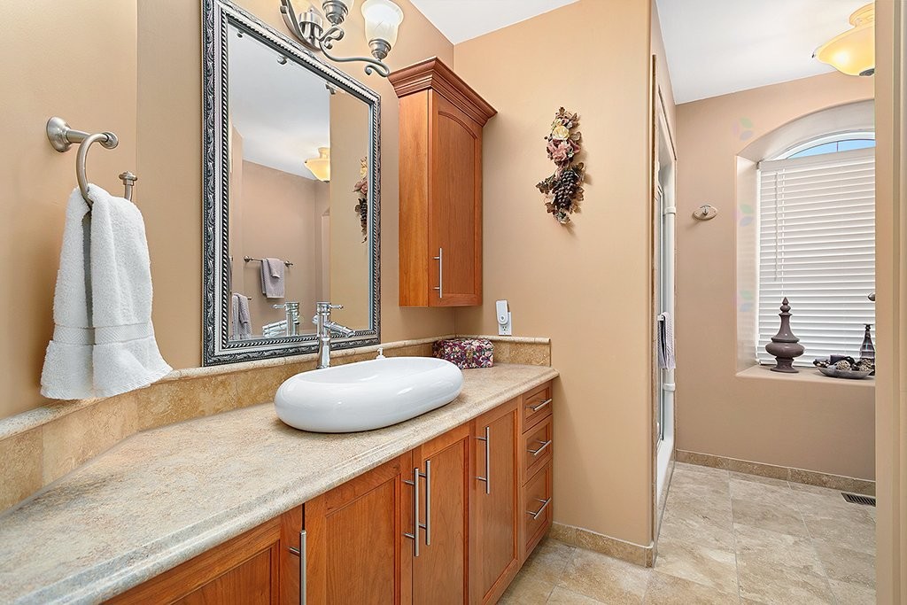 









16


Rue Mill

,
Portage-du-Fort,




QC
J0X2T0

