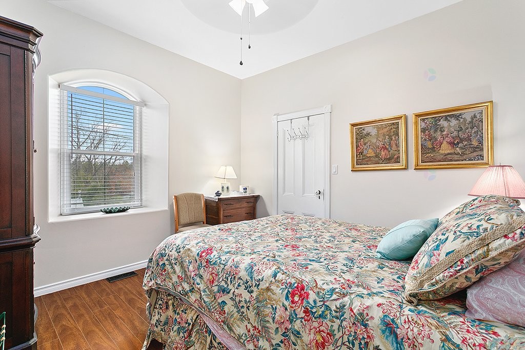 









16


Rue Mill

,
Portage-du-Fort,




QC
J0X2T0

