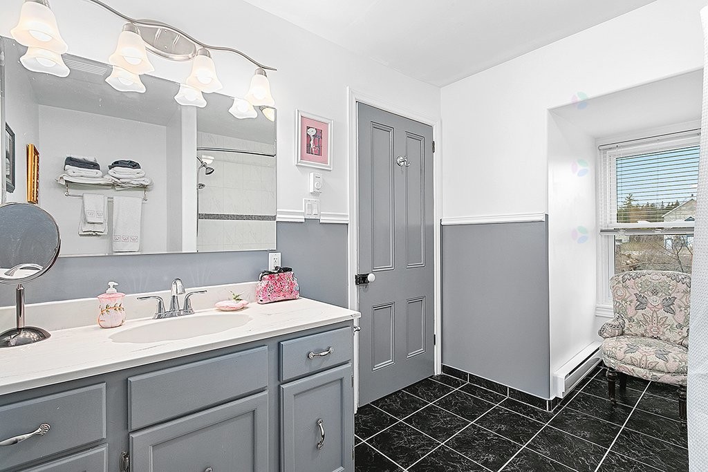 









16


Rue Mill

,
Portage-du-Fort,




QC
J0X2T0

