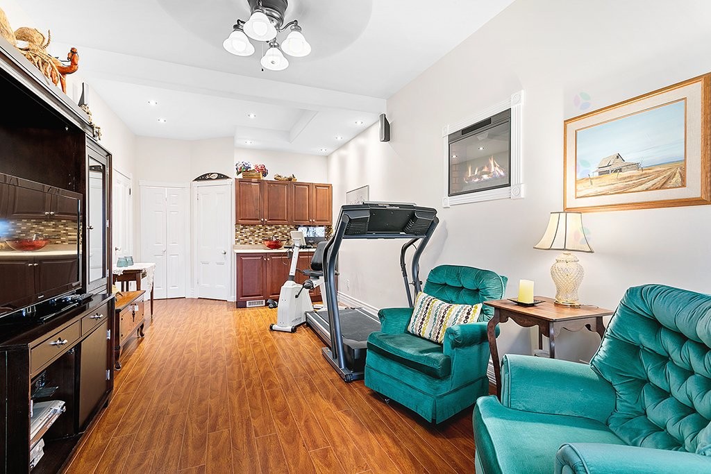 









16


Rue Mill

,
Portage-du-Fort,




QC
J0X2T0

