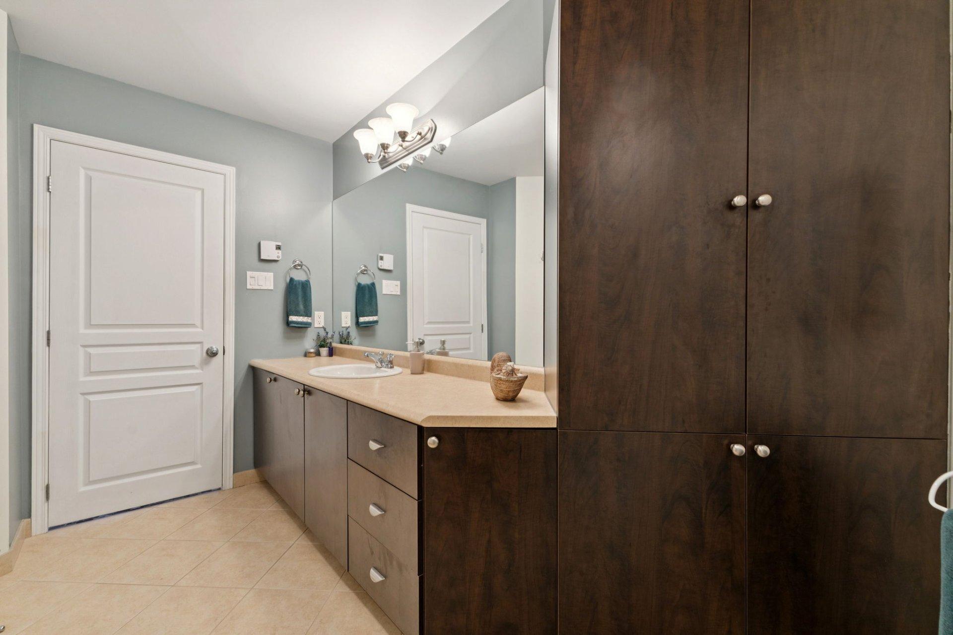 









471


Rue de Cannes

, 103,
Gatineau (Gatineau),




QC
J8V4E6

