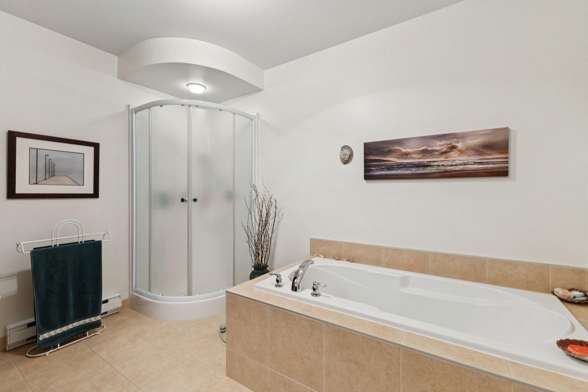 









471


Rue de Cannes

, 103,
Gatineau (Gatineau),




QC
J8V4E6

