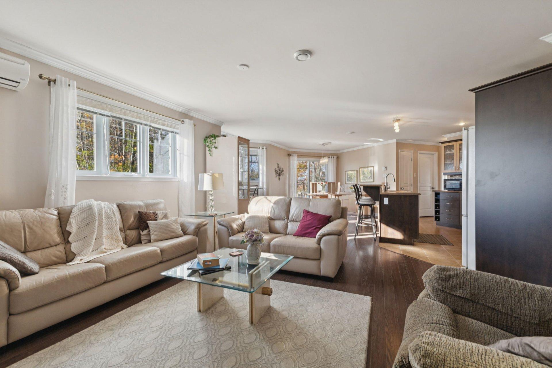 









471


Rue de Cannes

, 103,
Gatineau (Gatineau),




QC
J8V4E6

