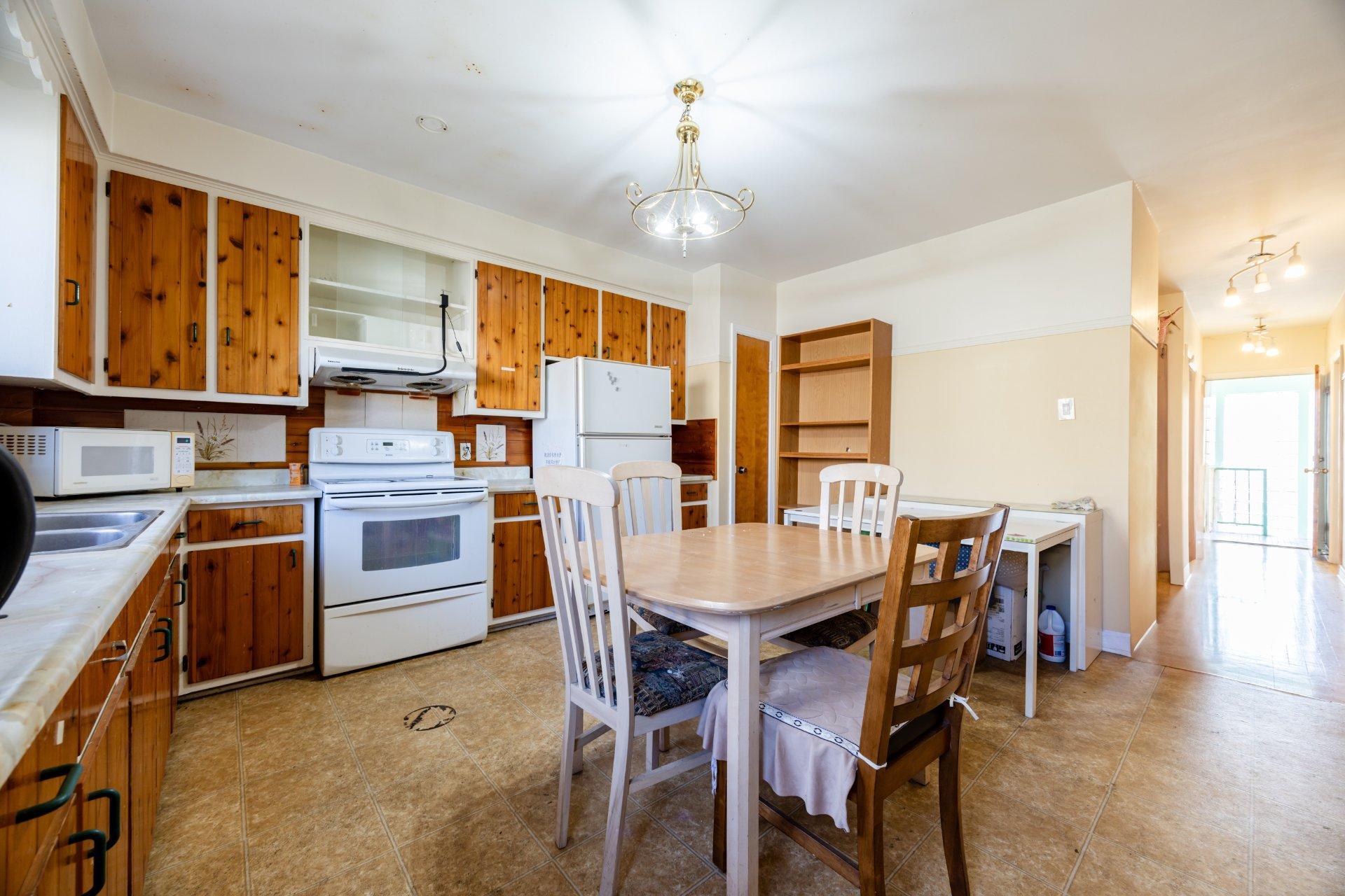 









6639


Rue Hurteau

,
Montréal (Le Sud-Ouest),




QC
H4E2X8

