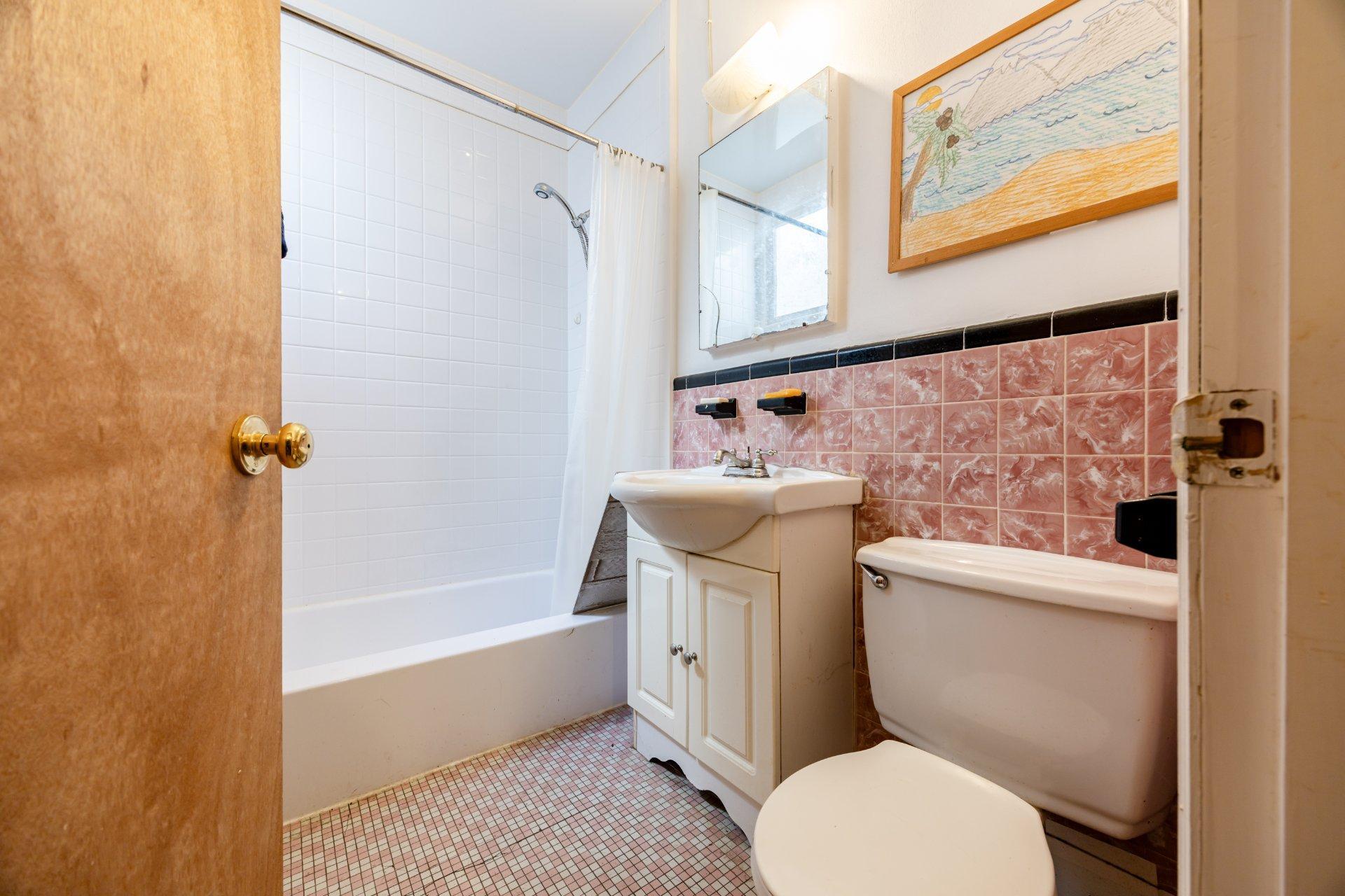 









6639


Rue Hurteau

,
Montréal (Le Sud-Ouest),




QC
H4E2X8

