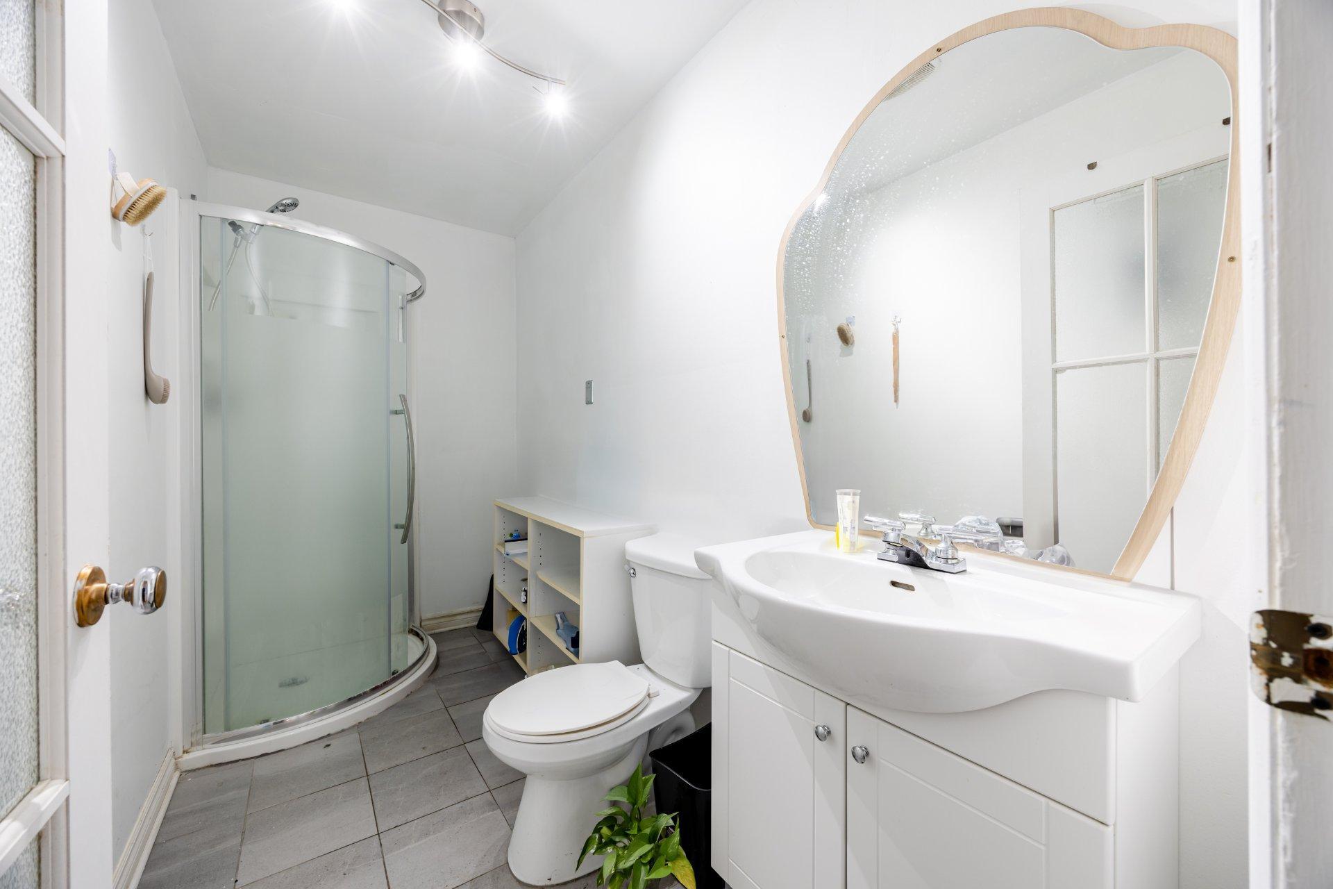 









6639


Rue Hurteau

,
Montréal (Le Sud-Ouest),




QC
H4E2X8

