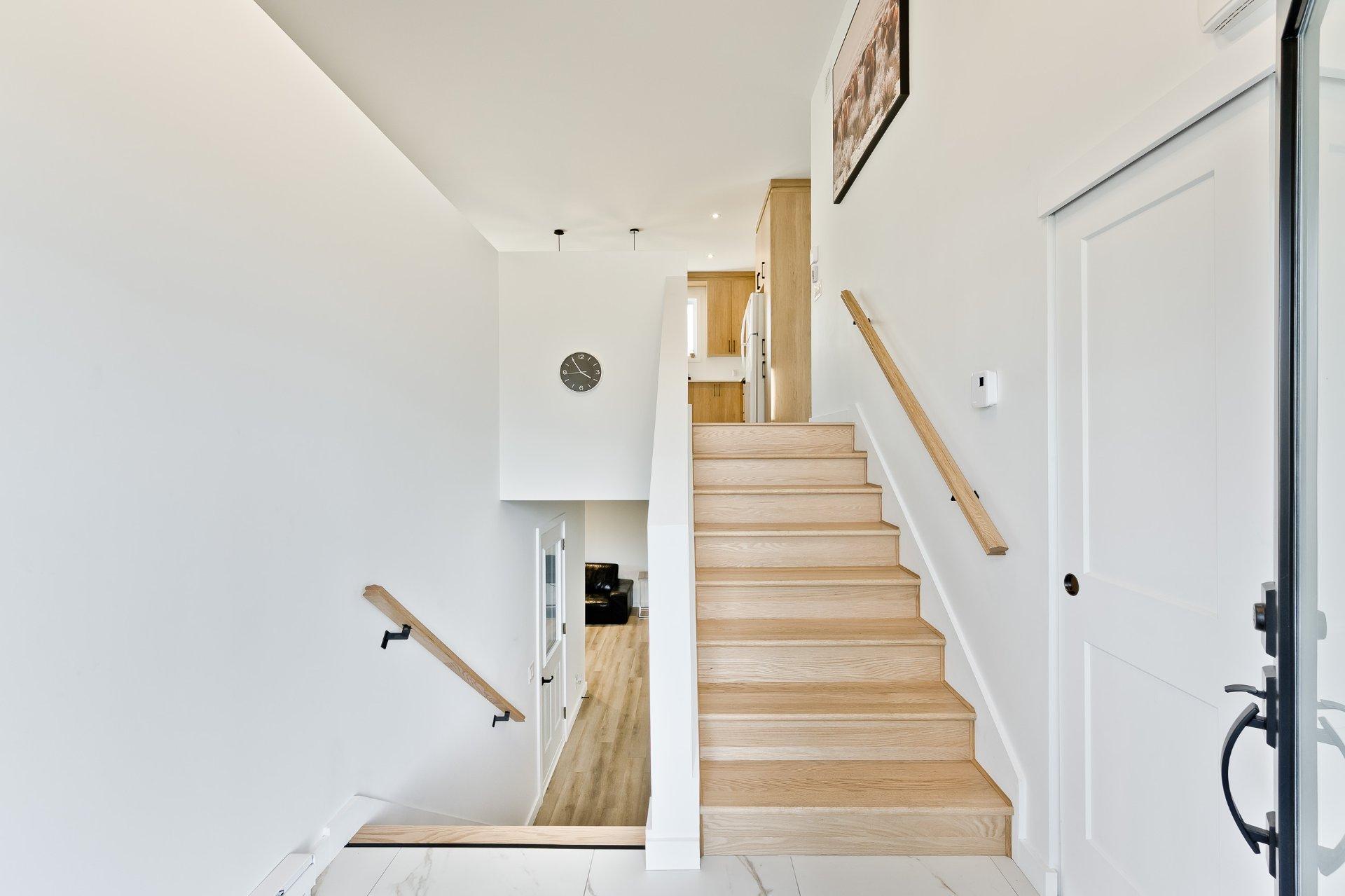 









780


Rue Mcauley

,
Coaticook,




QC
J1A1J9

