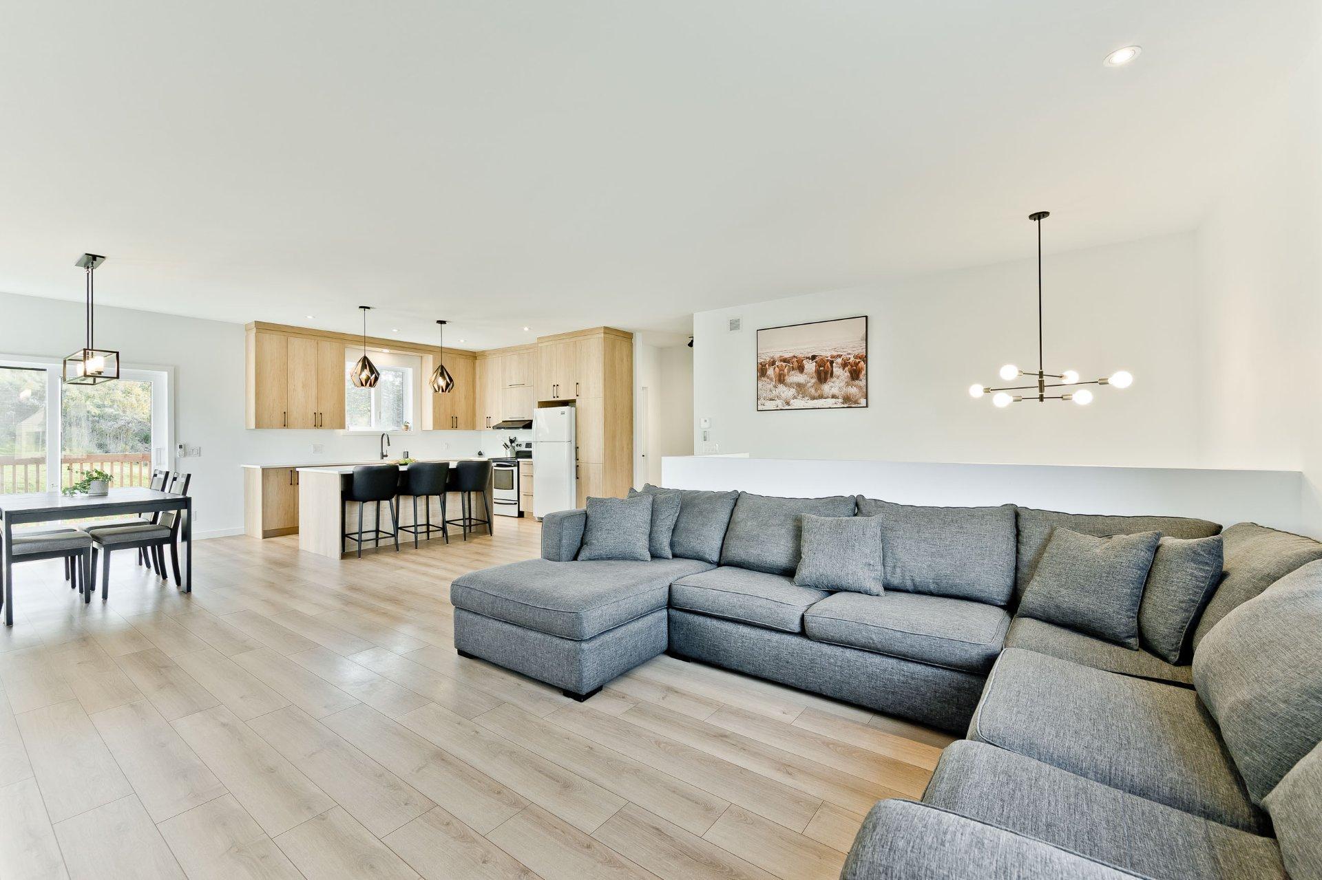 









780


Rue Mcauley

,
Coaticook,




QC
J1A1J9

