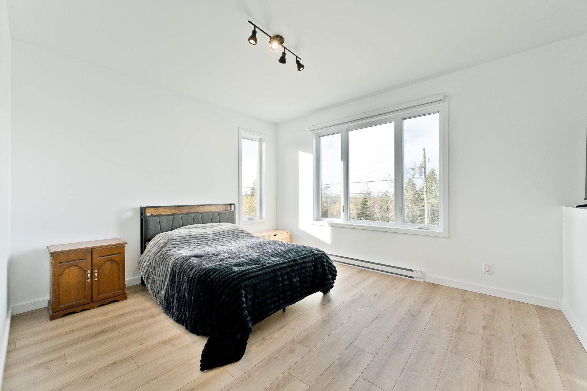 









780


Rue Mcauley

,
Coaticook,




QC
J1A1J9

