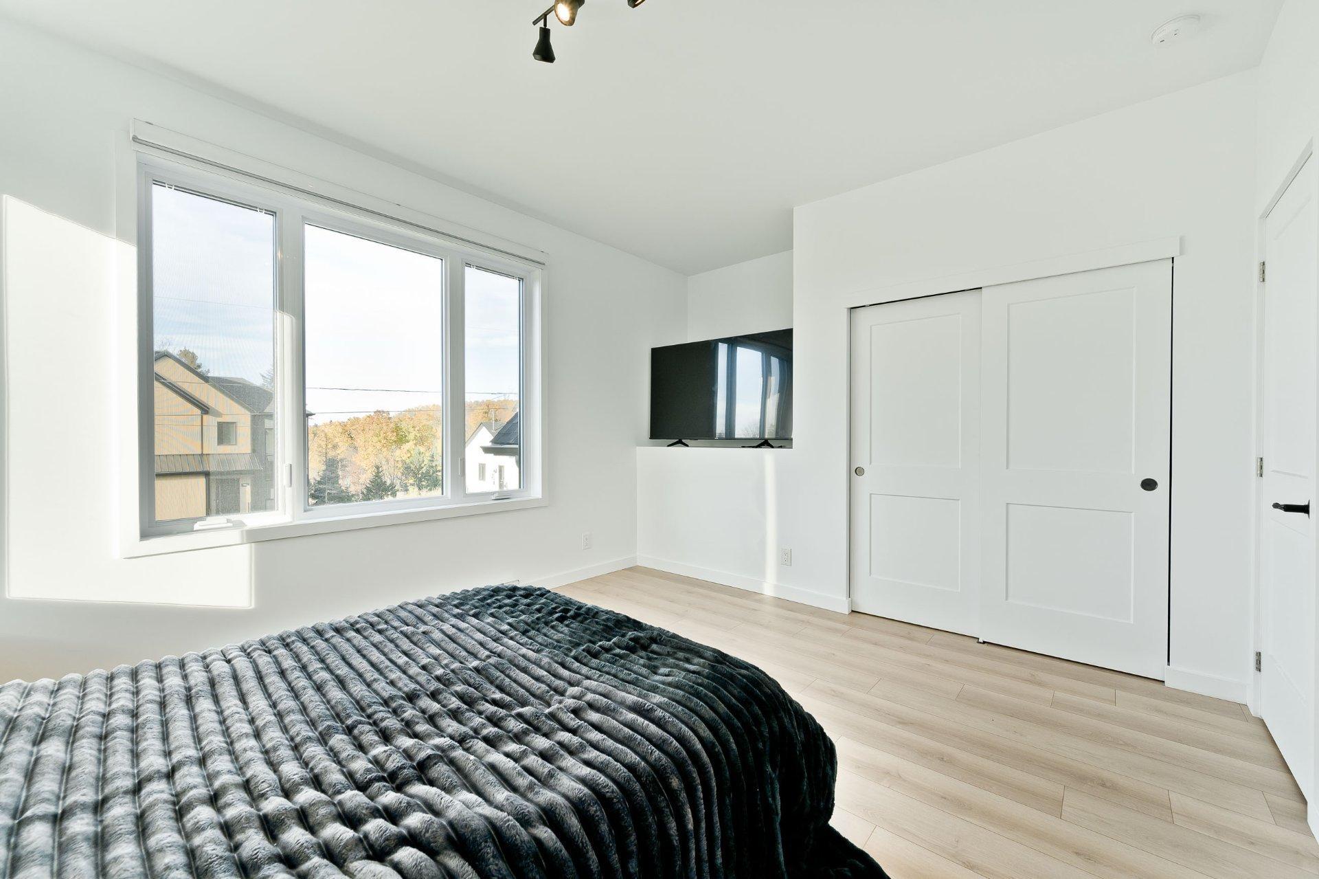 









780


Rue Mcauley

,
Coaticook,




QC
J1A1J9

