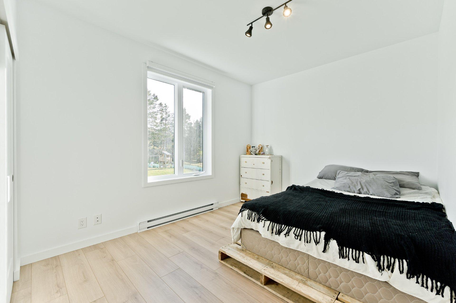 









780


Rue Mcauley

,
Coaticook,




QC
J1A1J9

