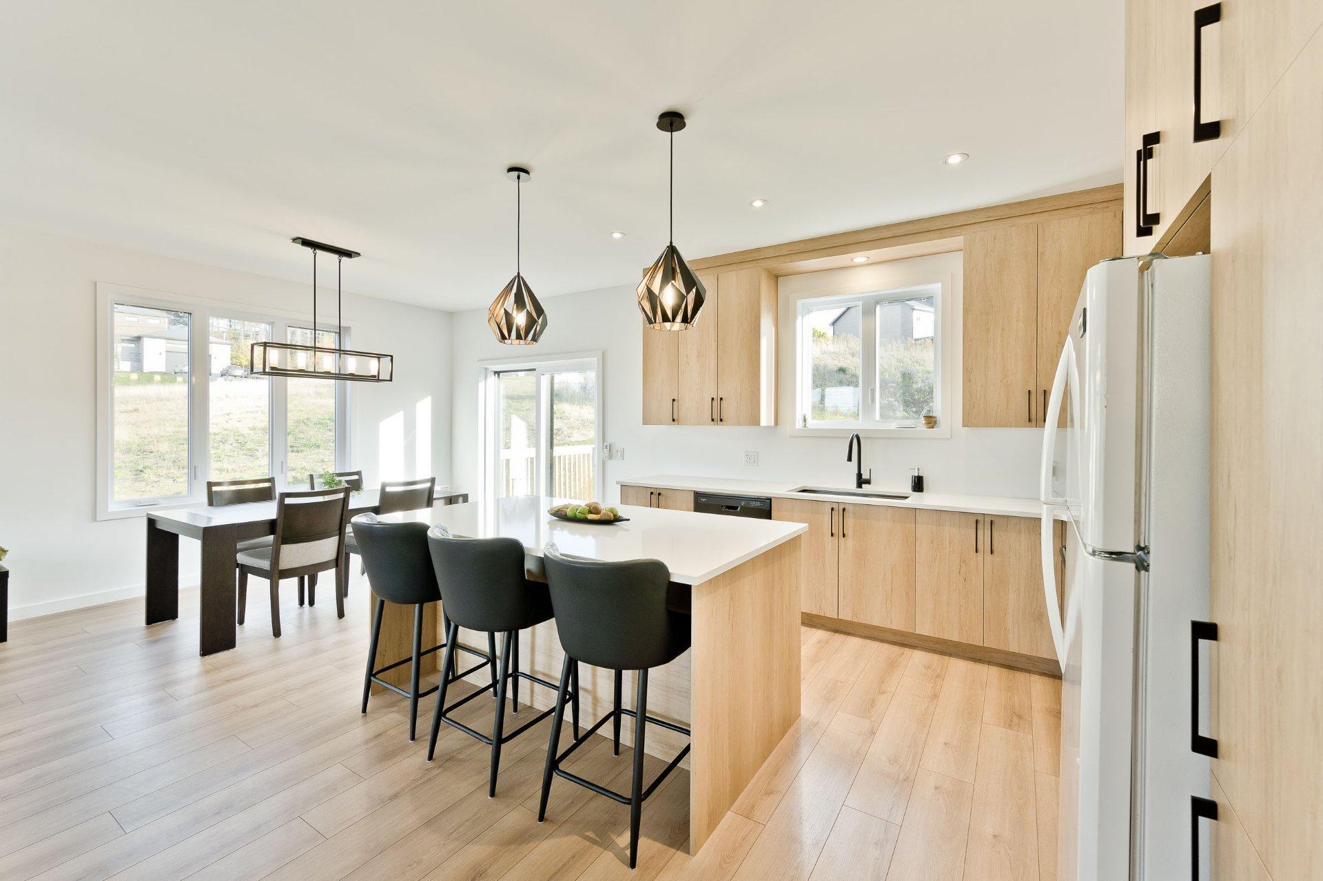 









780


Rue Mcauley

,
Coaticook,




QC
J1A1J9

