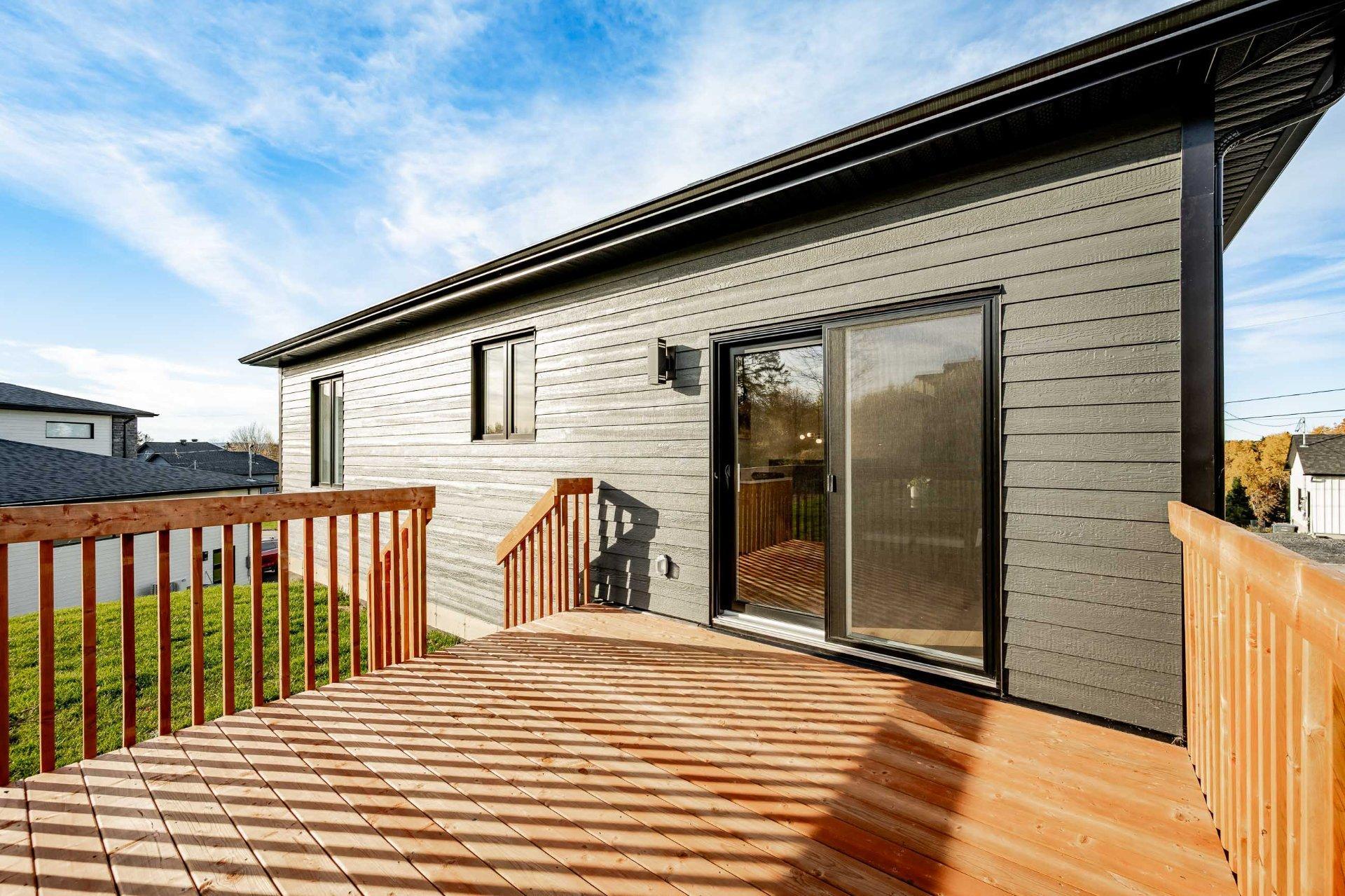 









780


Rue Mcauley

,
Coaticook,




QC
J1A1J9

