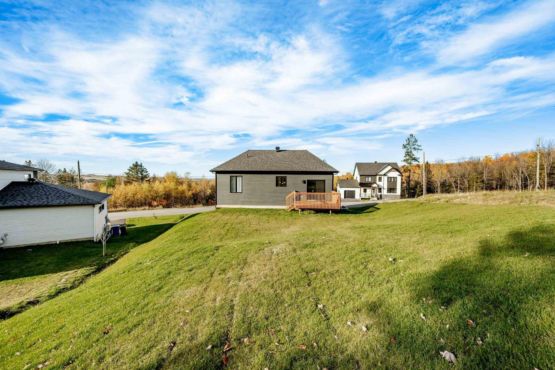 









780


Rue Mcauley

,
Coaticook,




QC
J1A1J9

