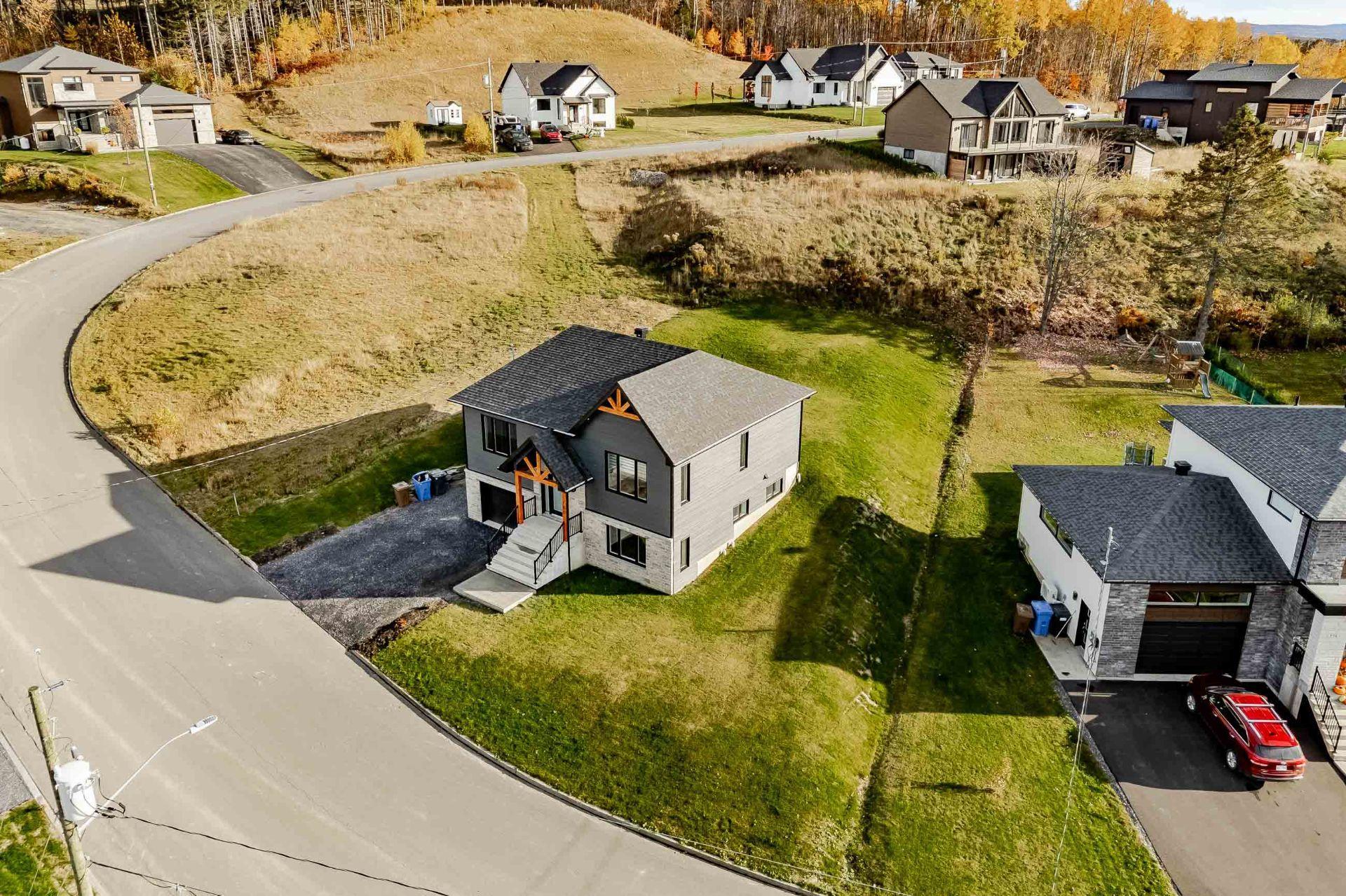 









780


Rue Mcauley

,
Coaticook,




QC
J1A1J9

